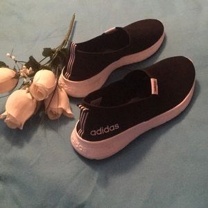 Women’s adidas 7.5 memory foam black